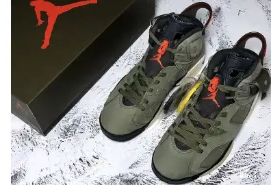 CN1084-200 MEDIUM TRAVIS SCOTT 6 JORDAN AIR - OLIVE 0703